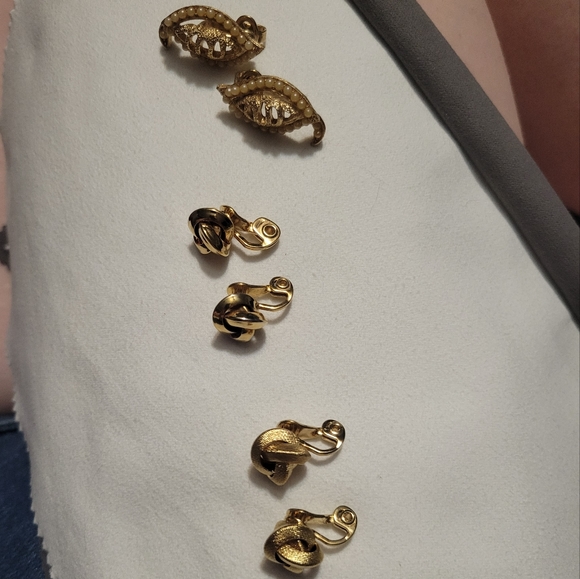 Vintage Clip-on Earring Set of 3 - Tradition and Monet 🍍 - Picture 1 of 7
